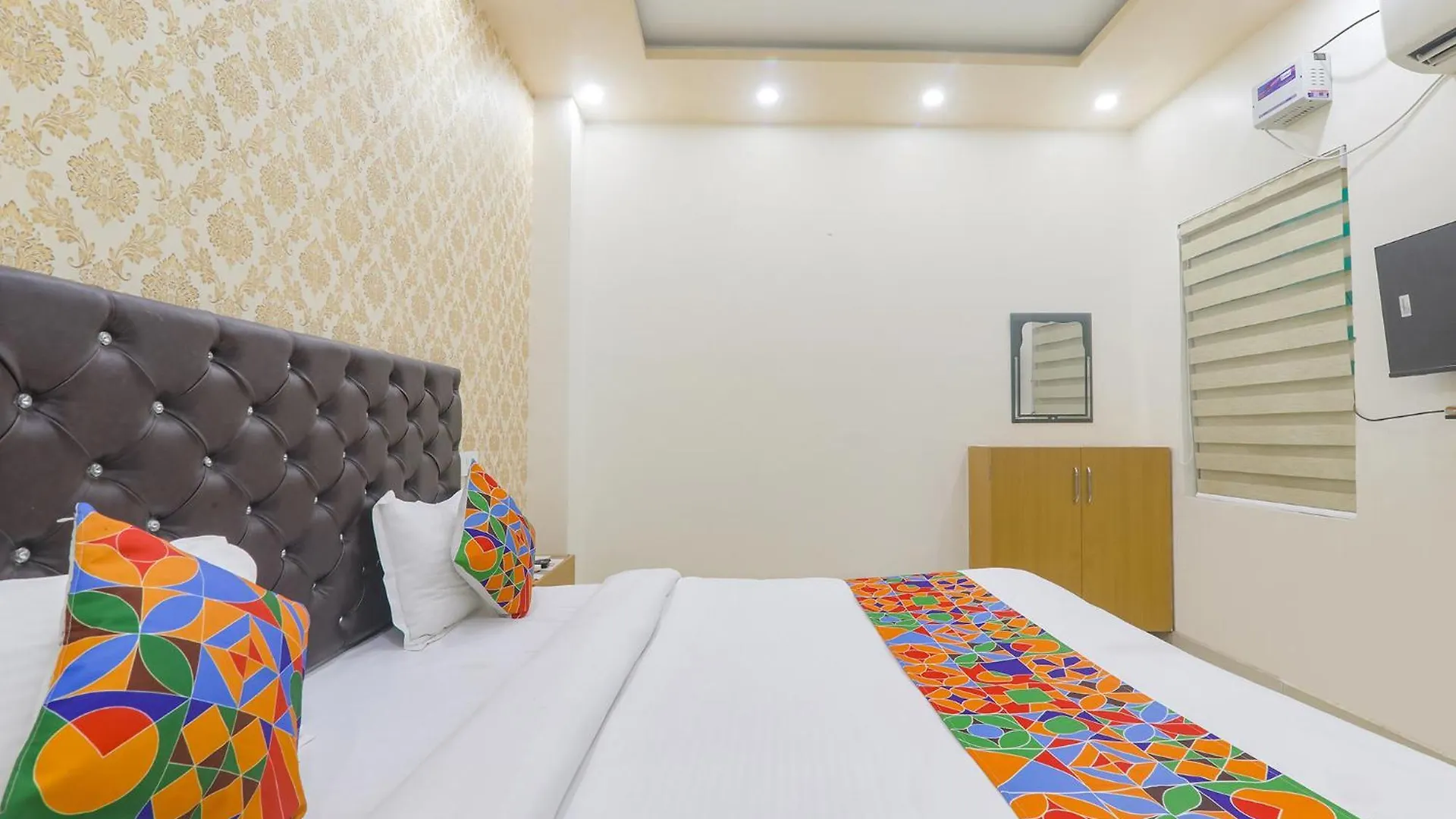 Fabhotel Us Inn Varanasi 3*,